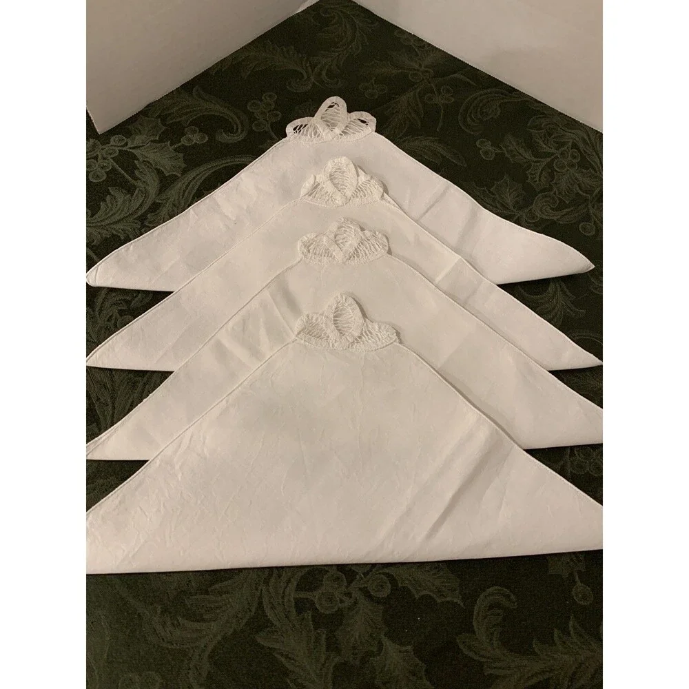 4 Snow White Linen Cotton Napkins Lace Corner